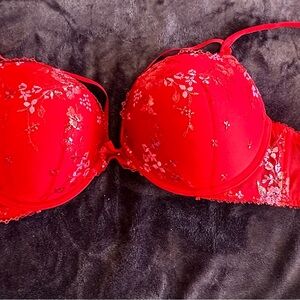 Elegant 36D Victoria’s Secret Bra